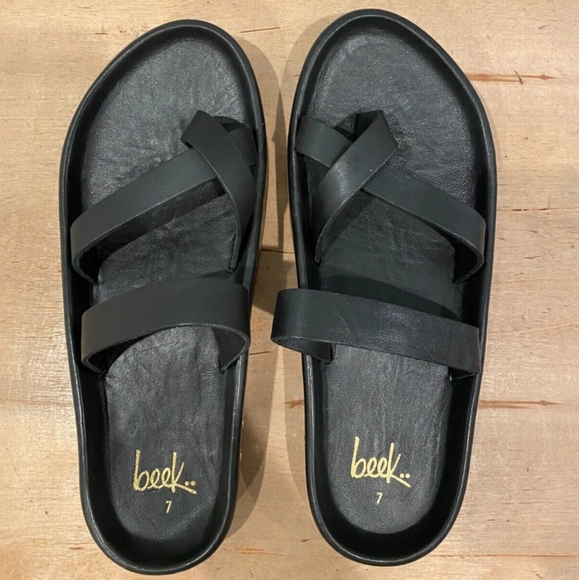 Beek Black Minimalist Sandals with Leather Straps - Picture 4 of 4